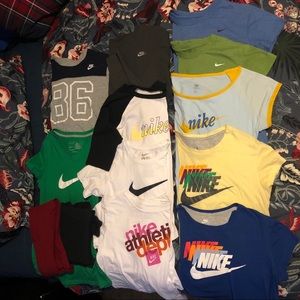 Bundle of 14 Nike tops